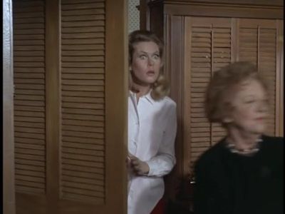 Elizabeth Montgomery and Marion Lorne in Bewitched (1964)