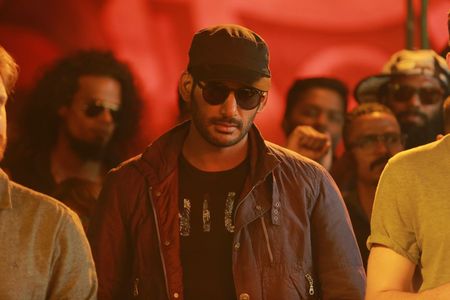 Vishal in Villain (2017)