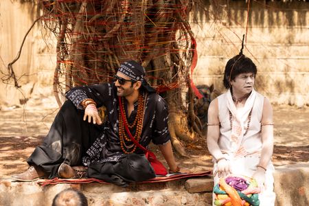 Rajpal Naurang Yadav and Kartik Aaryan in Bhool Bhulaiyaa 2 (2022)