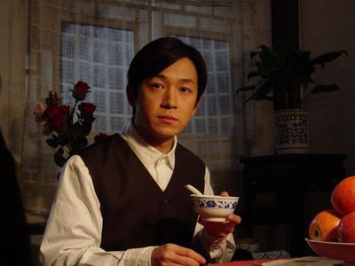 Yueming Pan in Moment in Peking (2005)