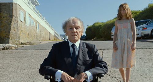 Jean-Louis Trintignant and Fantine Harduin in Happy End (2017)