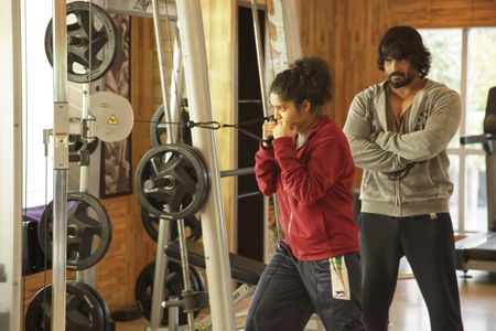 Madhavan and Ritika Singh in Irudhi Suttru (2016)