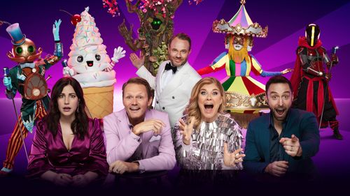 Felix Herngren, Pernilla Wahlgren, David Hellenius, Nour El-Refai, and Måns Zelmerlöw in Masked Singer Sverige (2021)