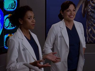 Sara Ramirez and Kelly McCreary in Grey's Anatomy (2005)