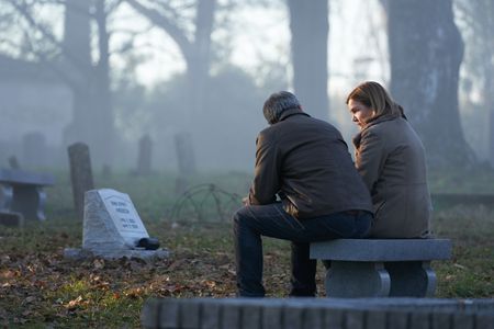 Mare Winningham and Ben Mendelsohn in The Outsider (2020)