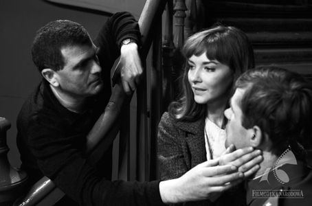 Barbara Brylska, Janusz Morgenstern, and Marek Perepeczko in Potem nastapi cisza (1966)