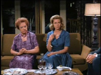 Elizabeth Montgomery and Marion Lorne in Bewitched (1964)