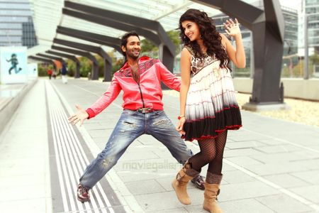 Vishnu Manchu and Taapsee Pannu in Vastadu Naa Raju (2011)