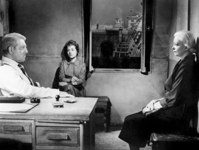 Lucienne Bogaert, Jean Gabin, and Annie Girardot in Inspector Maigret (1958)