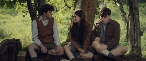 Art Parkinson, Ian O'Reilly, and Emily Flain in Zoo (2017)