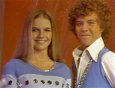 Mike Lookinland and Geri Reischl in The Brady Bunch Variety Hour (1976)