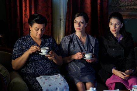 Cherien Dabis, Ula Tabari, and Nisreen Faour in Villa Touma (2014)