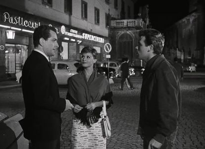 Marisa Allasio, Riccardo Garrone, and Renato Salvatori in Belle ma povere (1957)