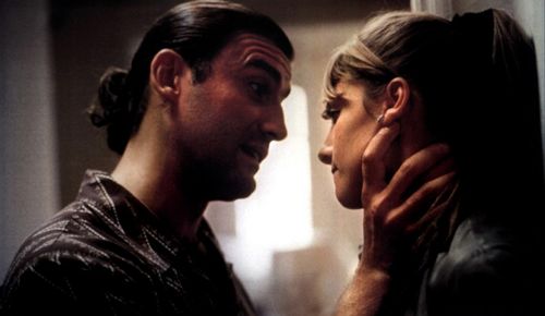 Najwa Nimri and Alfredo Villa in Asfalto (2000)