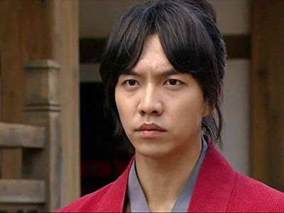 Lee Seung-gi in Guga-ui Seo (2013)