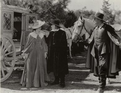 Greta Garbo, C. Aubrey Smith, and Elizabeth Young in Queen Christina (1933)