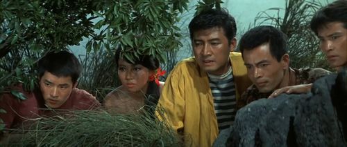 Tôru Ibuki, Kumi Mizuno, Akira Takarada, Chôtarô Tôgin, and Tôru Watanabe in Ebirah, Horror of the Deep (1966)