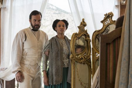 Antonio de la Vega and Cynthia Addai-Robinson in Texas Rising (2015)