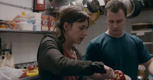 Sarah Adler and Tim Kalkhof in The Cakemaker (2017)