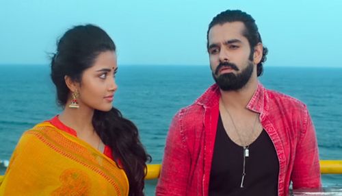 Ram Pothineni and Anupama Parameswaran in Vunnadhi Okate Zindagi (2017)