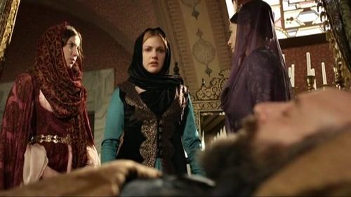 Nebahat Çehre, Halit Ergenç, Selma Ergeç, and Meryem Uzerli in The Magnificent Century (2011)