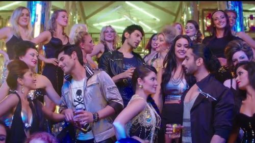 Omkar Kapoor, Sunny Singh, and Kartik Aaryan in Pyaar Ka Punchnama 2 (2015)