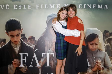 Lúcia Moniz and Stephanie Gil in Fatima (2020)