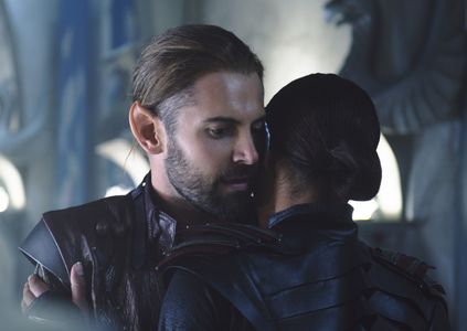 Daniel MacPherson and Emilia Burns in The Shannara Chronicles (2016)