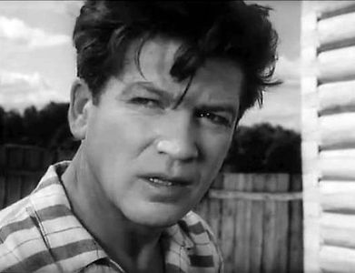 Valentin Zubkov in Polovodye (1963)