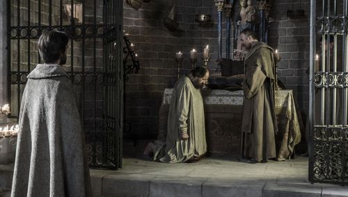 Josep Maria Pou and Tristán Ulloa in Cathedral of the Sea (2018)