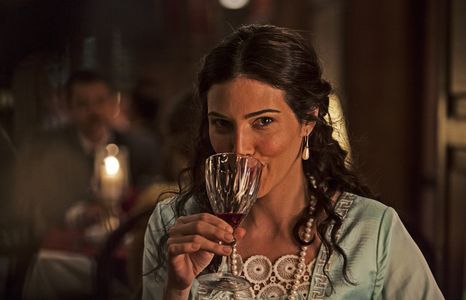 Razane Jammal in Kira & El Gin (2022)