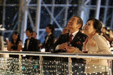 Jae-ho Song and Joo-sil Lee in The Tower (2012)