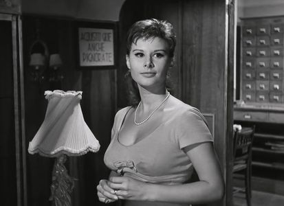 Marisa Allasio in Belle ma povere (1957)