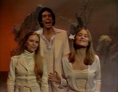 Maureen McCormick, Geri Reischl, and Barry Williams in The Brady Bunch Variety Hour (1976)