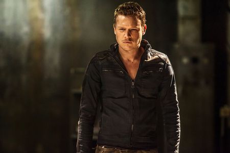 Christopher Egan in Dominion (2014)