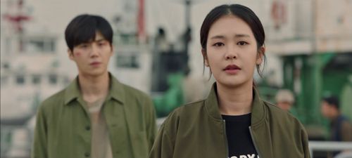 Jeong Eu-Gene and Kim Seon-Ho in Catch the Ghost (2019)