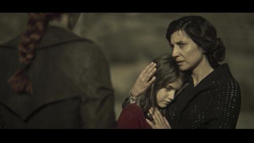 Marian Álvarez and Stephanie Gil in The (Silent) War (2019)