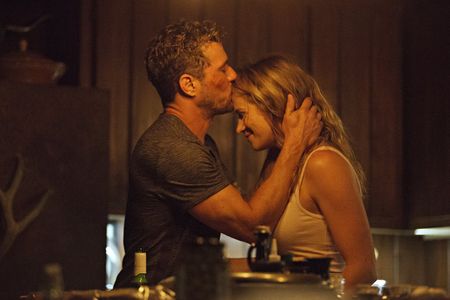 Ryan Phillippe and Shantel VanSanten in Shooter (2016)