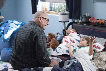 Ed O'Neill and Jeremy Maguire in Modern Family (2009)