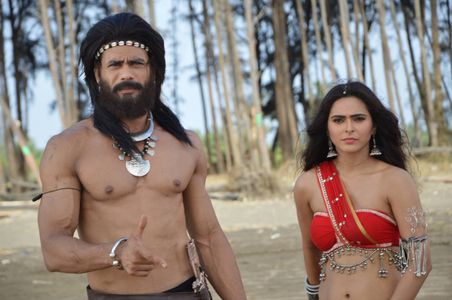 Madhurima Tuli and Vishal Aditya Singh in Chandrakanta (2017)