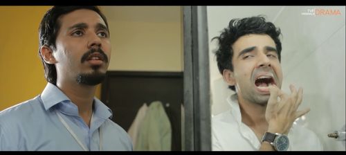 Abhay Mahajan and Naveen Kasturia in TVF Pitchers (2015)