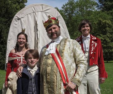 Jan Hrusínský, Veronika Khek Kubarová, Frantisek Skopal, and Filip Antonio in Duch nad zlato (2013)