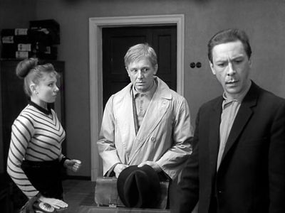 Viktoriya Radunskaya, Innokentiy Smoktunovskiy, and Oleg Efremov in Watch Out for the Automobile (1966)