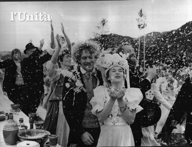 Tobias Hoesl and Petra Vancíková in The Feather Fairy (1985)