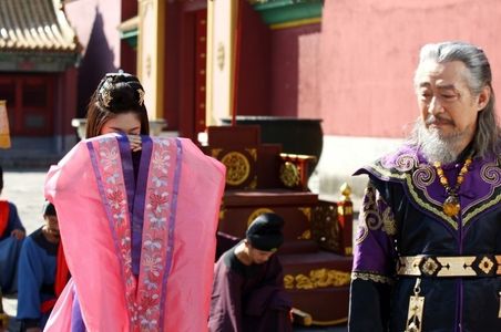 Jeon Gook-hwan and Jin-hee Baek in The Empress Ki (2013)