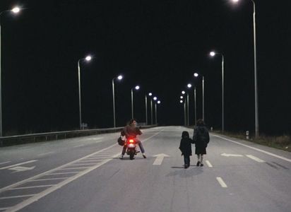 Tania Palaiologou, Stratos Tzortzoglou, and Michalis Zeke in Landscape in the Mist (1988)