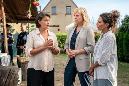 Jule Gartzke, Melanie Marschke, and Amy Mußul in Leipzig Homicide: Elfenkönigin (2024)