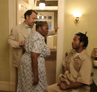 Tom Hanks, Marlon Wayans, and Irma P. Hall in The Ladykillers (2004)