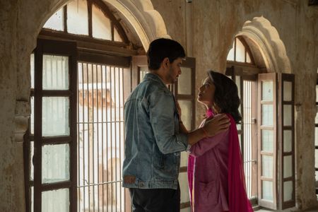 Tahir Raj Bhasin and Shweta Tripathi in Yeh Kaali Kaali Ankhein (2022)