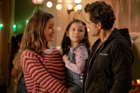 Jennifer Garner, Edgar Ramírez, and Everly Carganilla